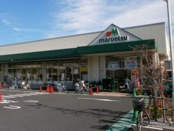 確かな品揃えで地元を支えるスーパーです。