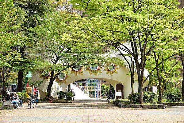お子様とすぐに遊びにいける距離に公園があるのは嬉しいですね♪