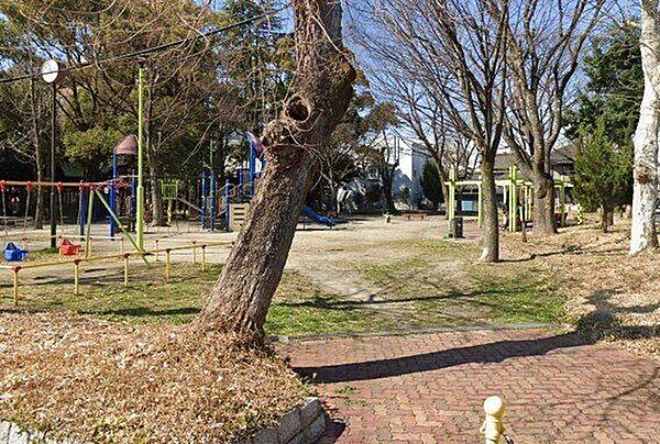 白鳥西公園 180m