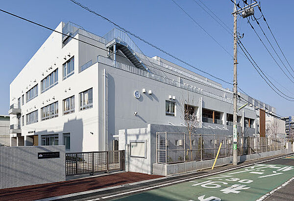 小学校まで徒歩4分♪あんしんの子育て環境♪いつでもお子様を近くに感じられる距離感がうれしいですね♪