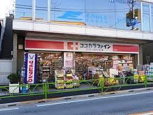 お薬も最新コスメまで、まとめて揃う便利なドラッグストア。