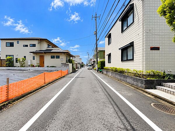 周辺は閑静な住宅街が広がっています。