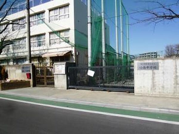 登下校時は仲良くお友達とのおしゃべりも弾みますね。ますます充実の学校生活になりそうです♪