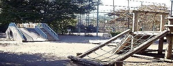 思いっきり遊んで、すくすく育つ。みんなの笑顔があつまる公園♪
