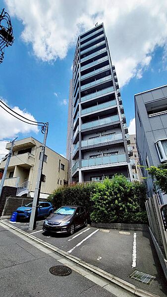 スタイリッシュなカラーの外観となっております。