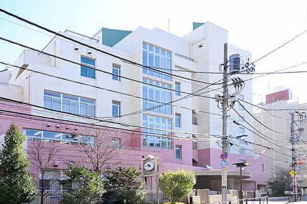 小学校まで徒歩分♪あんしんの子育て環境♪いつでもお子様を近くに感じられる距離感がうれしいですね♪