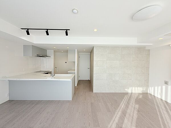 部屋の雰囲気や広さ・眺望・間取りの使い勝手など、是非一度、ご自身の目で確かめてみてください。