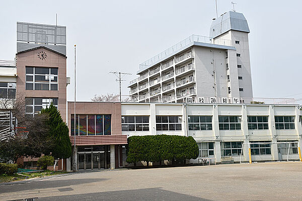 登下校時は仲良くお友達とのおしゃべりもはずみますね。ますます充実の学校生活になりそうです♪