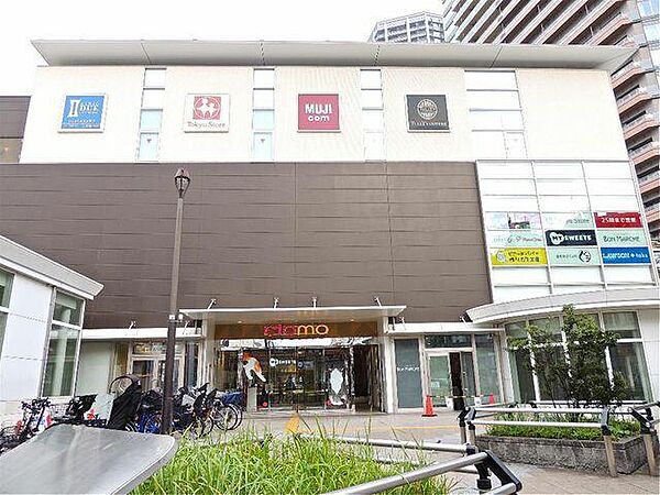 休日にはご家族連れで賑わう駅ビルで、お買い物もお食事も楽しめます♪