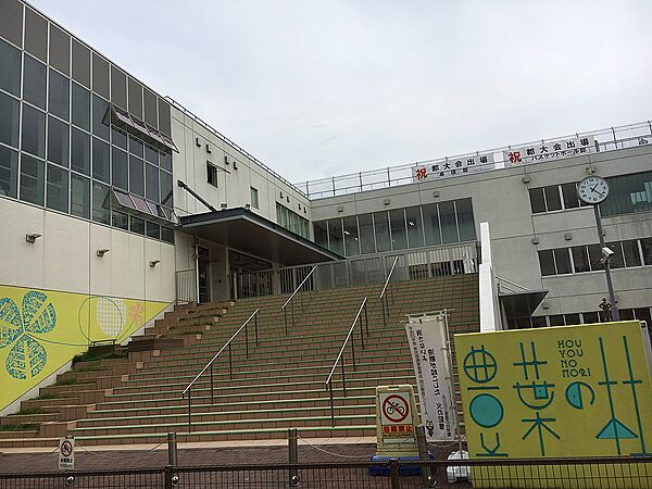 中学校までは10分♪勉強に部活に忙しい中学生には何よりの近さ♪ますます充実の学校生活になりそう♪