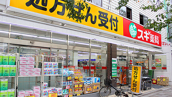 お薬も最新コスメまで、まとめて揃う便利なドラッグストア。