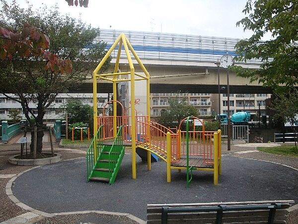 お子様とすぐに遊びにいける距離に公園があるのは嬉しいですね♪