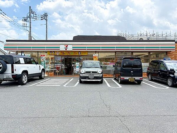 セブンイレブン茅ヶ崎出口町店 徒歩7分。 490m