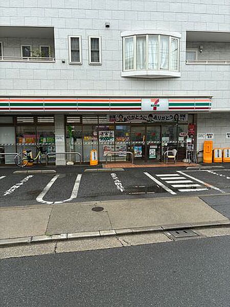セブンイレブン北区志茂2丁目店 140m