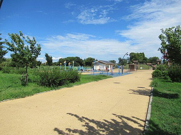 舎人公園 550m