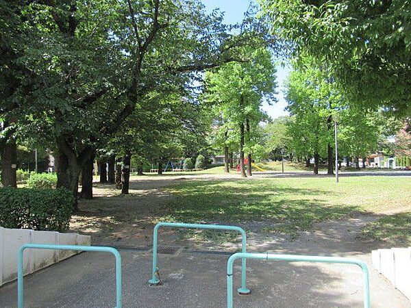 足立区みだまえ公園 220m