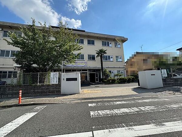 勝山中学校 660m