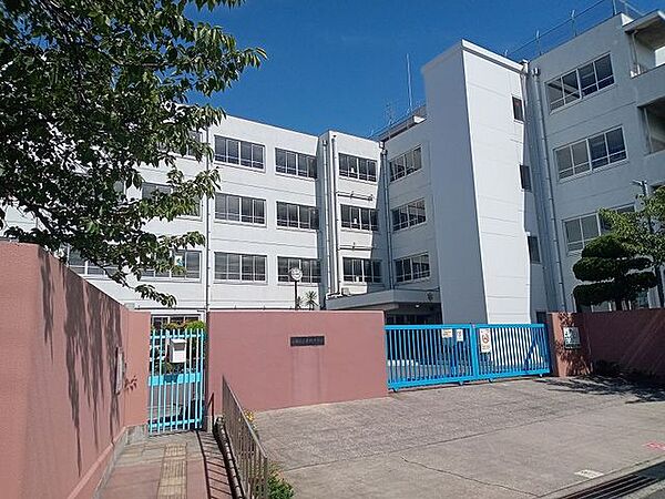 川西中学校