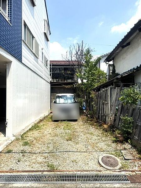 外観：327002854015