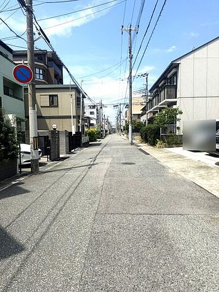 南向き道路（東方面）公道：幅員約4.4ｍ