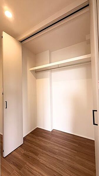 2階廊下収納です。