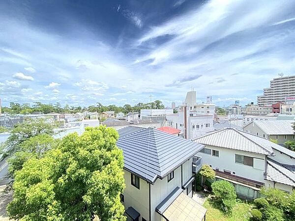 2階リビングからの眺望（東方向）です。