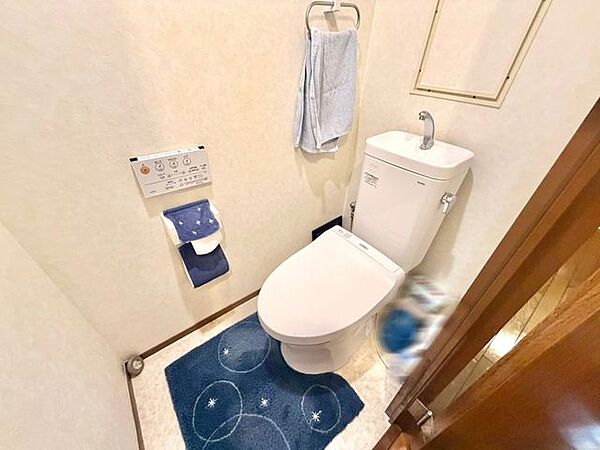 自動開閉機能知己で衛生面も安心◎2015年11月トイレ交換