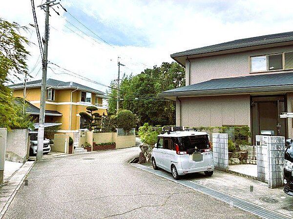 前面道路含む外観