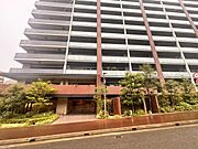 和歌山大学前駅より徒歩2分 築7年10ヶ月 15階建の賃貸物件