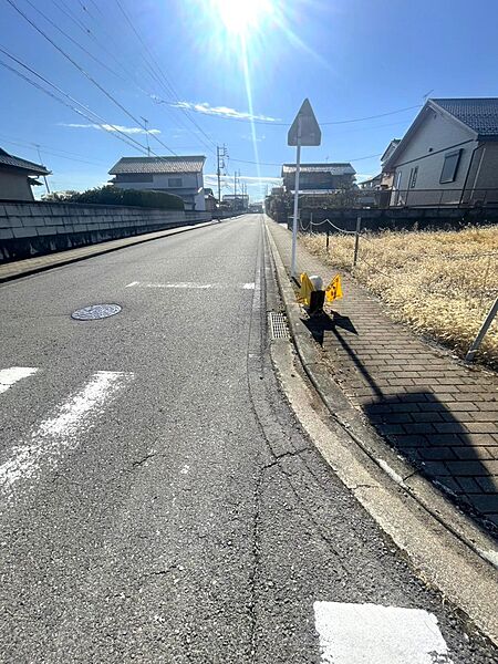 接道：東側道路