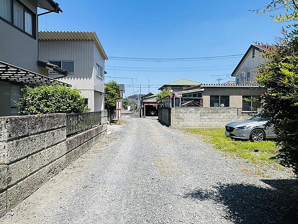 西側接道(南→北)