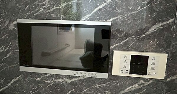 オートバス、追焚機能有　大画面の浴室ＴＶモニター有♪