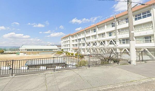 豊中市立第十一中学校
