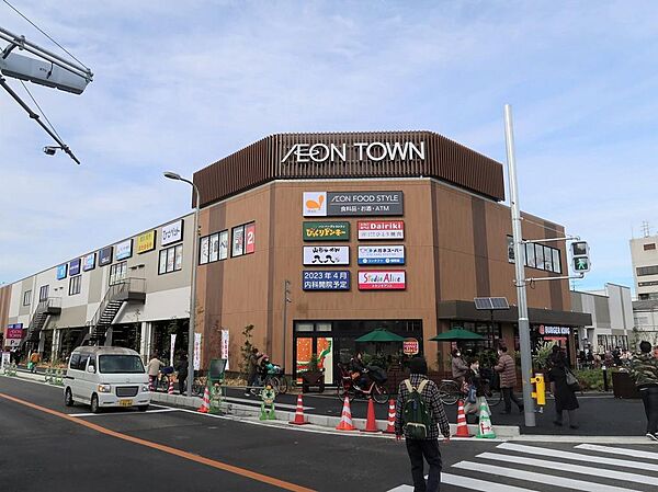 イオンフードスタイル豊中庄内店　徒歩４分