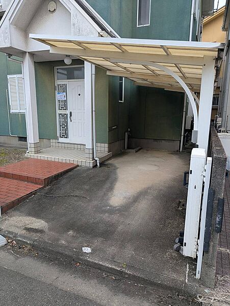 １ＢＯＸ駐車可のカーポート付