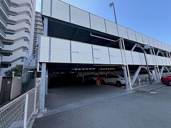 敷地内駐車場空有（要サイズ確認）