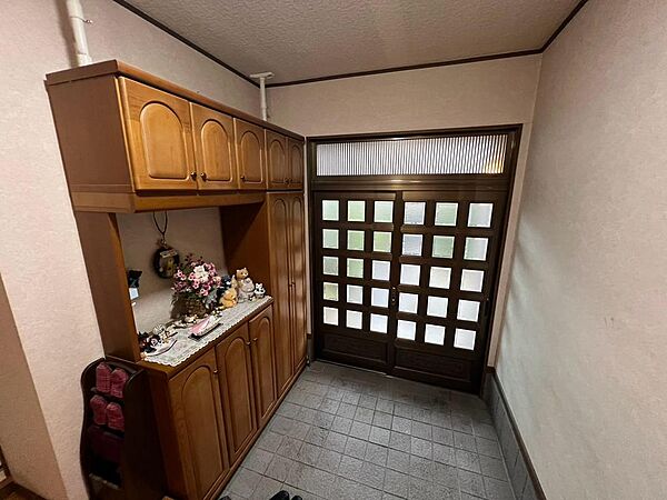 玄関を拡大表示