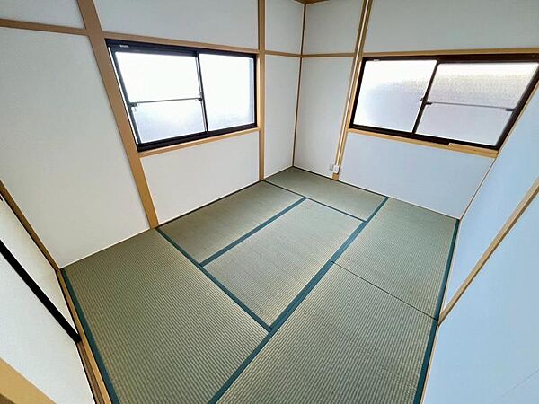 シンプルで温かみのあるデザインで、ゆったりと過ごせます。