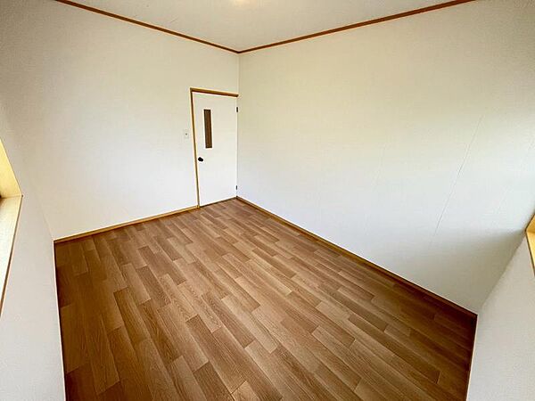 仕事や趣味のスペースとしても活用できる、多用途に使える部屋。