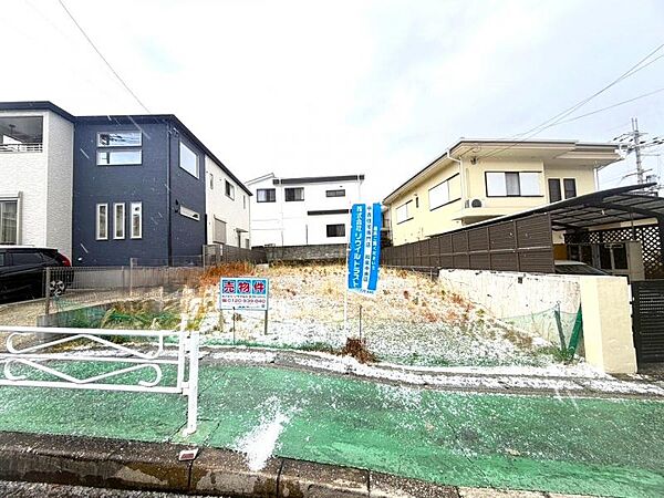 外観：327002214576