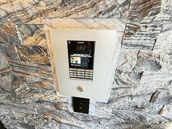 安心のオートロックシステムを採用。
