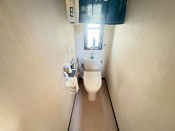 2階のウォシュレット付きトイレです♪