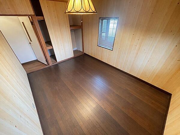 仕事や趣味のスペースとしても活用できる、多用途に使える部屋。