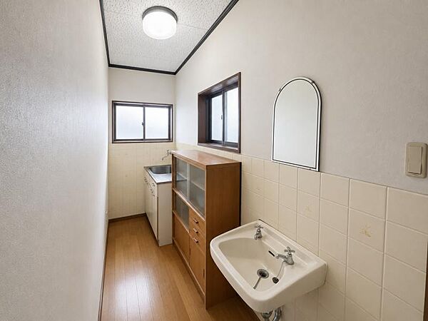 使い勝手の良い洗面台で、朝の準備もスムーズにこなせます。