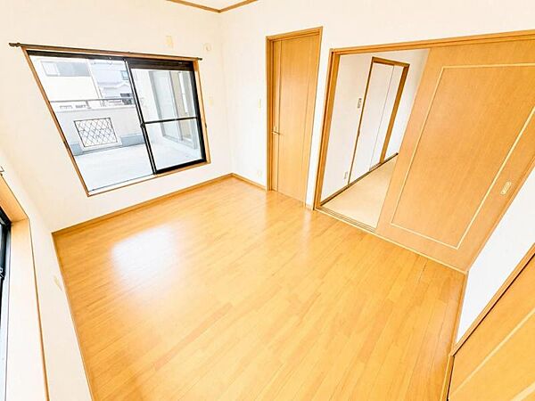 仕事や趣味のスペースとしても活用できる、多用途に使える部屋。