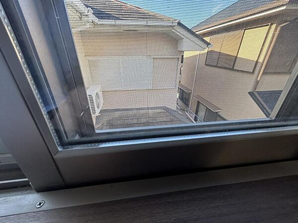 全居室複層ガラスで冷暖房効率もバッチリです！