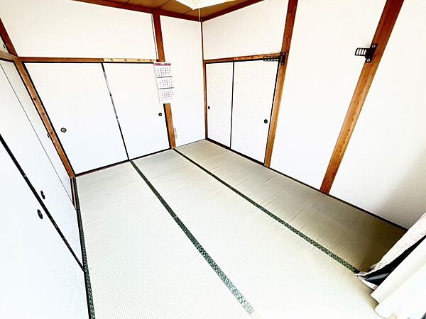 シンプルで温かみのあるデザインで、ゆったりと過ごせます。