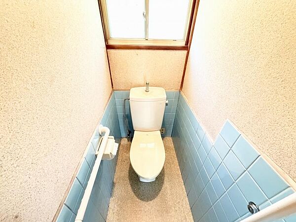 シンプルであたたかい雰囲気のトイレ♪