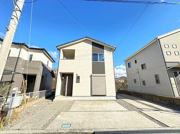 シンプルシックなツートンの外観♪