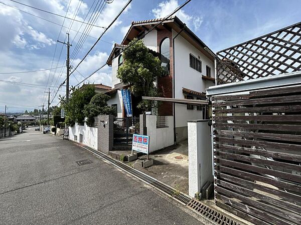 お好きなハウスメーカー様・工務店様のお家を建てていただけます。